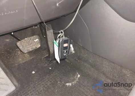 2019 Toyota Rav4 Xle z USA, uszkodzony, nr VIN JTMP1RFV6KD041070